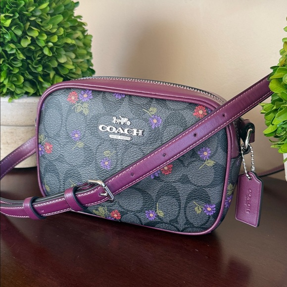 COACH CM958 💜SIGNATURE FLORAL💜 MINNI JAMIE 💜 CAMERA BAG 🌟LIKE NEW🌟 - Picture 16 of 17